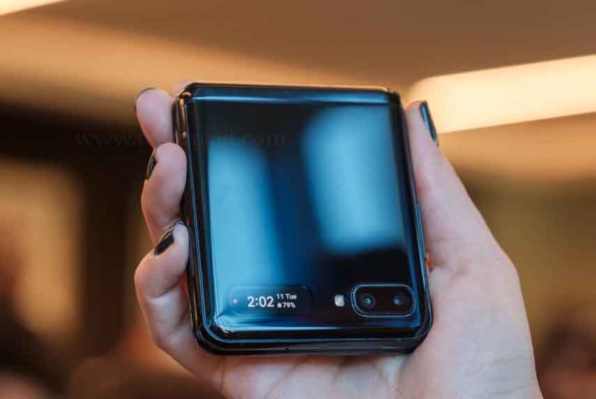 galaxy z flip camera